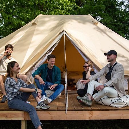 Domaine De Cherimont - Logement Insolite En Groupe Andenne Exterior foto