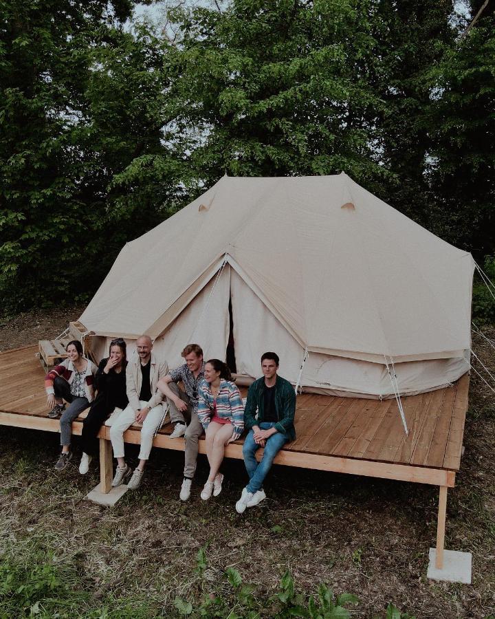 Domaine De Cherimont - Logement Insolite En Groupe Andenne Exterior foto